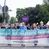 Die Parade wurde u.a. von Vorstandsmitgliedern des Frankfurter Jugendrings und verschiedenen Verbänden angeführt. Foto: David Wedmann / FJR